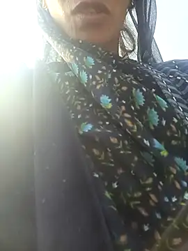 Juhi chawla online show from November 5, 2025, 3:31 am