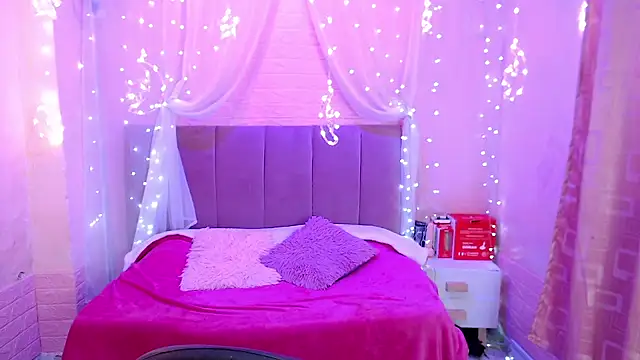 Snapshot of alaia_blue chatting on November 13, 2025, 2:54 pm alaia blue online show from November 13, 2025, 2:54 pm