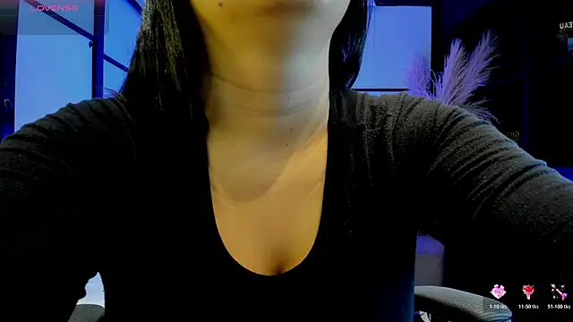 SamaraAnders  online show from April 7, 2026, 4:36 am