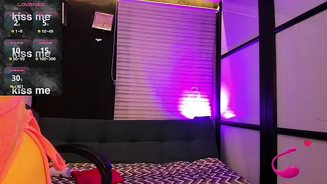 SamaraAnders  online show from October 31, 2025, 4:31 am