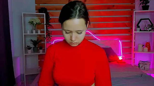 Snapshot of Laura_Ellinss chatting on October 12, 2025, 1:18 am Laura Ellinss online show from October 12, 2025, 1:18 am