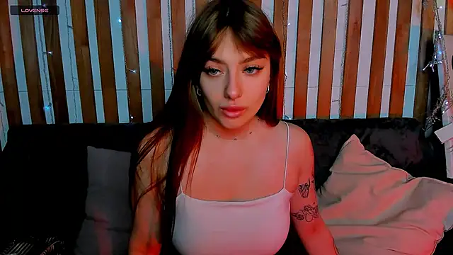 Snapshot of Emily_Tylerr chatting on November 23, 2025, 7:07 am Emily Tylerr online show from November 23, 2025, 7:07 am