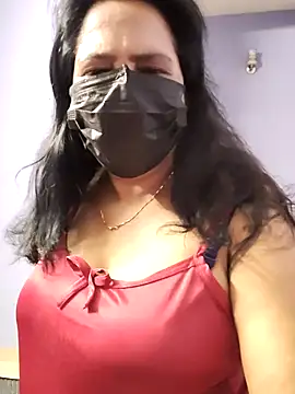 mallu-lover online show from April 5, 2026, 1:18 pm