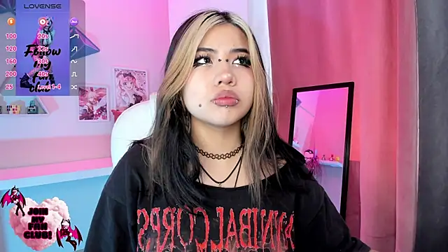 Snapshot of pinkk_deemon chatting on November 8, 2025, 1:14 pm pinkk deemon online show from November 8, 2025, 1:14 pm