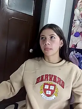 Snapshot of CharlotteSex_ chatting on September 29, 2025, 11:05 am CharlotteSex online show from September 29, 2025, 11:05 am