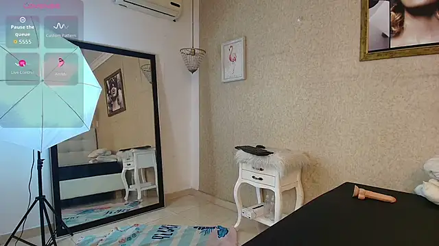 Snapshot of Miladiosa chatting on December 3, 2025, 12:04 pm Miladiosa online show from December 3, 2025, 12:04 pm