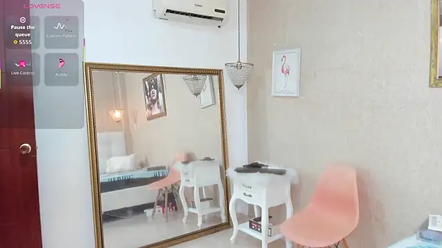 Snapshot of Miladiosa chatting on September 15, 2025, 12:16 pm Miladiosa online show from September 15, 2025, 12:16 pm