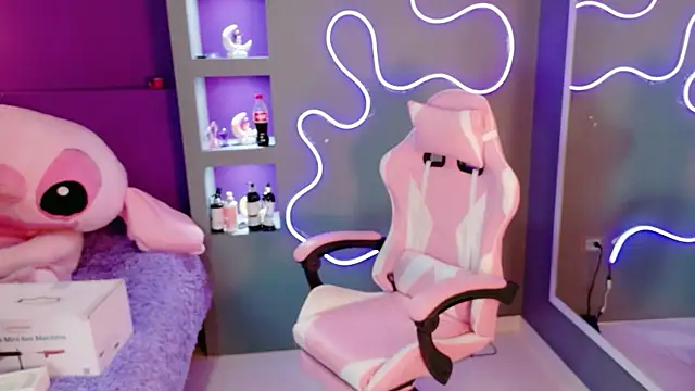 amy miller1 online show from March 13, 2026, 8:25 pm