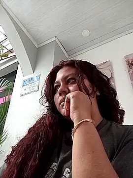 Snapshot of CloeStron chatting on October 29, 2025, 6:18 pm CloeStron online show from October 29, 2025, 6:18 pm