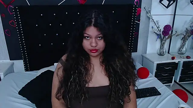 Snapshot of CloeStron chatting on September 29, 2025, 12:33 pm CloeStron online show from September 29, 2025, 12:33 pm