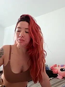 Snapshot of lunnaa_ chatting on September 10, 2025, 5:23 pm lunnaa online show from September 10, 2025, 5:23 pm