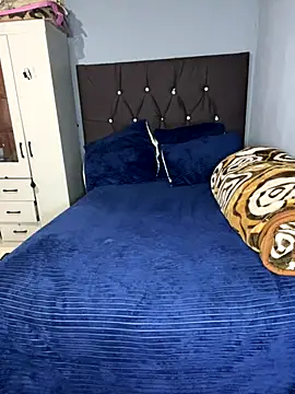 Totiiiiiiiiiiiiiiiiii online show from September 9, 2025, 7:07 am