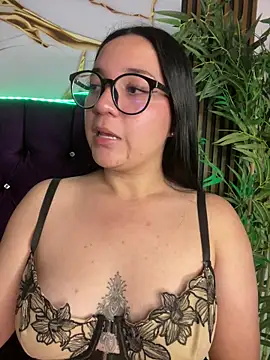 sara roy04  online show from October 7, 2025, 3:40 am