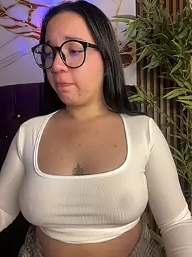 sara roy04  online show from October 1, 2025, 4:06 am