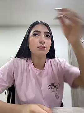 EmelyParker online show from April 9, 2026, 1:40 am