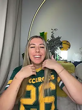 Snapshot of louiseberkeley chatting on June 16, 2026, 10:48 am louiseberkeley online show from June 16, 2026, 10:48 am