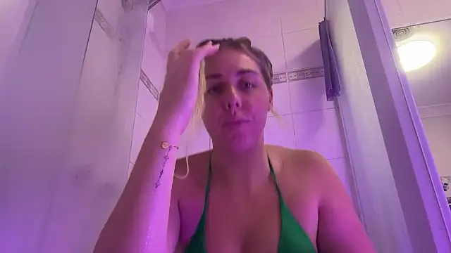 Snapshot of louiseberkeley chatting on January 7, 2026, 11:26 am louiseberkeley online show from January 7, 2026, 11:26 am