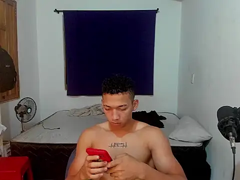 Snapshot of JuanchiT66 chatting on October 24, 2025, 4:00 am JuanchiT66 online show from October 24, 2025, 4:00 am