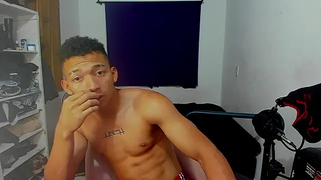 Snapshot of JuanchiT66 chatting on September 14, 2025, 12:22 am JuanchiT66 online show from September 14, 2025, 12:22 am