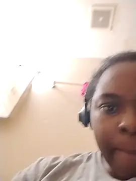 Snapshot of MsDomination90@xh chatting on December 16, 2025, 9:35 am MsDomination90xh online show from December 16, 2025, 9:35 am