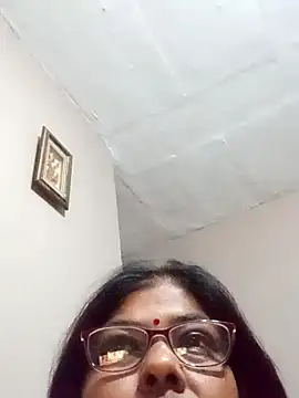 Snapshot of mileesha chatting on January 6, 2026, 6:45 pm mileesha online show from January 6, 2026, 6:45 pm