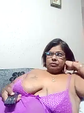 Snapshot of mileesha chatting on November 21, 2025, 6:40 pm mileesha online show from November 21, 2025, 6:40 pm