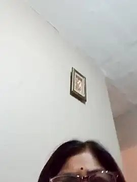 Snapshot of mileesha chatting on December 3, 2025, 8:30 pm mileesha online show from December 3, 2025, 8:30 pm