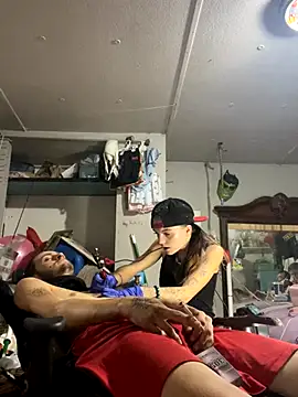 Snapshot of StoneyCam chatting on December 5, 2025, 4:33 am StoneyCam online show from December 5, 2025, 4:33 am