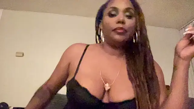 Snapshot of GigiMcFee chatting on July 30, 2026, 6:23 am GigiMcFee online show from July 30, 2026, 6:23 am