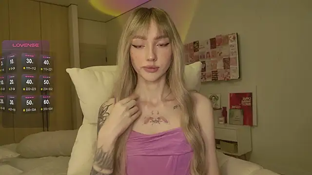 Lunainnk online show from March 3, 2026, 8:05 pm