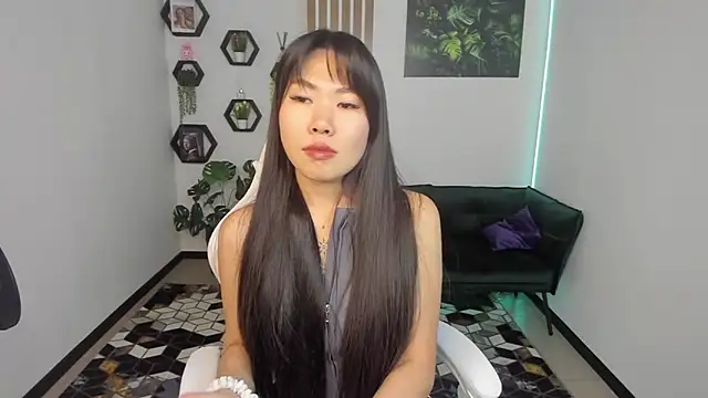 Snapshot of LunaPurrr chatting on October 9, 2025, 11:16 pm LunaPurrr online show from October 9, 2025, 11:16 pm