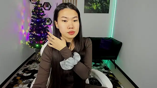 LunaPurrr online show from December 15, 2025, 12:05 am