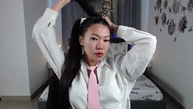 Snapshot of LunaPurrr chatting on September 13, 2025, 11:16 pm LunaPurrr online show from September 13, 2025, 11:16 pm