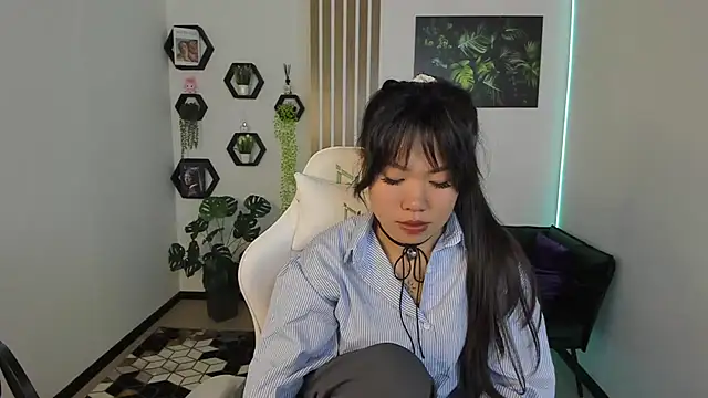 Snapshot of LunaPurrr chatting on September 28, 2025, 11:12 pm LunaPurrr online show from September 28, 2025, 11:12 pm