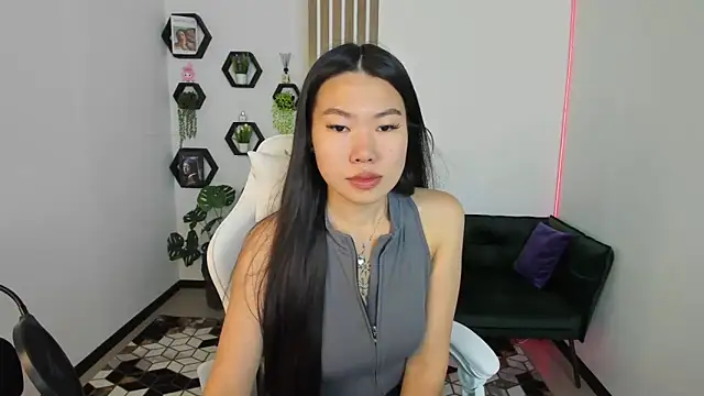 Snapshot of LunaPurrr chatting on September 22, 2025, 11:00 pm LunaPurrr online show from September 22, 2025, 11:00 pm