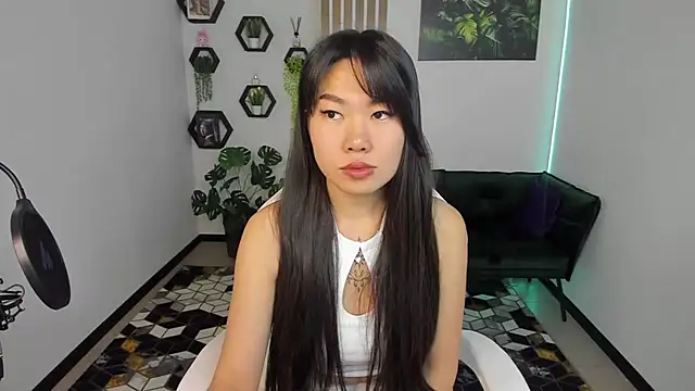 Snapshot of LunaPurrr chatting on October 14, 2025, 11:14 pm LunaPurrr online show from October 14, 2025, 11:14 pm