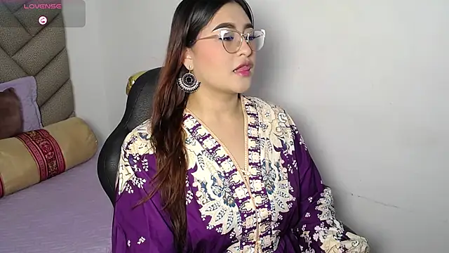 heluejamil online show from October 30, 2025, 2:04 pm