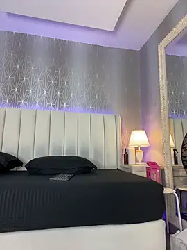 Mia-Medina online show from July 5, 2026, 7:54 pm