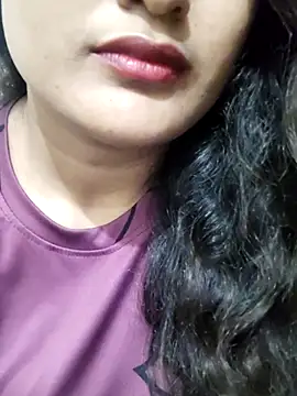 Snapshot of Cute_pinkii chatting on November 26, 2025, 8:09 pm Cute pinkii online show from November 26, 2025, 8:09 pm