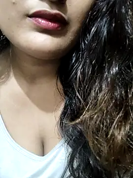 Snapshot of Cute_pinkii chatting on October 27, 2025, 7:59 pm Cute pinkii online show from October 27, 2025, 7:59 pm