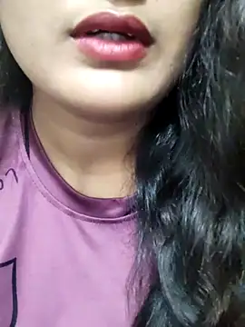 Snapshot of Cute_pinkii chatting on November 24, 2025, 7:47 pm Cute pinkii online show from November 24, 2025, 7:47 pm