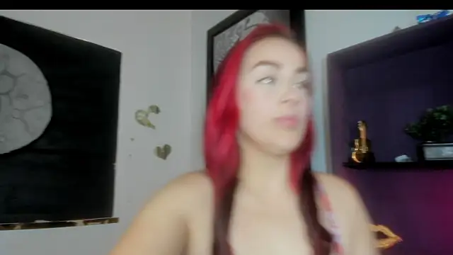 Snapshot of Roxannelorence_ chatting on October 9, 2025, 3:34 pm Roxannelorence  online show from October 9, 2025, 3:34 pm