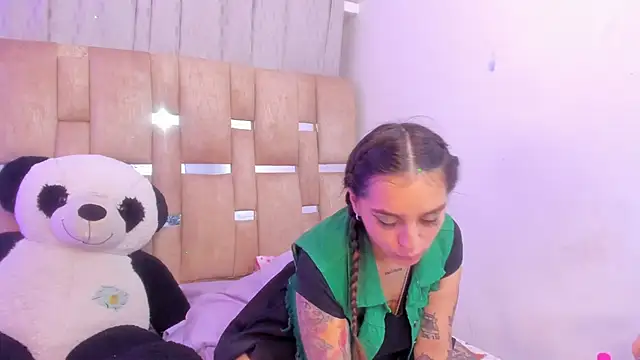 Snapshot of JulianaCarter chatting on November 29, 2025, 4:18 pm JulianaCarter online show from November 29, 2025, 4:18 pm