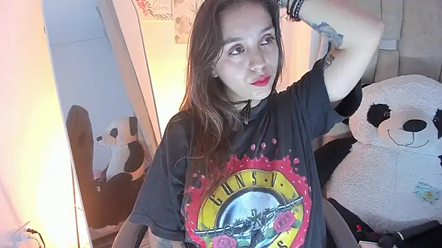 Snapshot of JulianaCarter chatting on November 15, 2025, 8:02 pm JulianaCarter online show from November 15, 2025, 8:02 pm