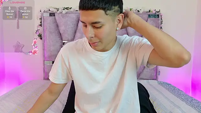 lana and liam  online show from November 29, 2025, 10:26 am