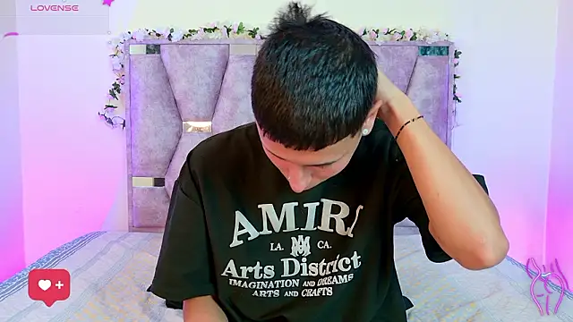 lana and liam  online show from March 25, 2026, 10:25 am