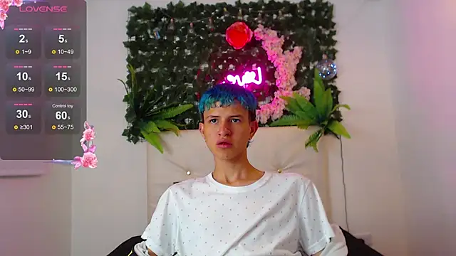 Snapshot of iam_lukas__ chatting on October 4, 2025, 12:45 am iam lukas online show from October 4, 2025, 12:45 am