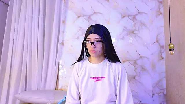 Snapshot of michaelmistress chatting on November 19, 2025, 11:32 am michaelmistress online show from November 19, 2025, 11:32 am