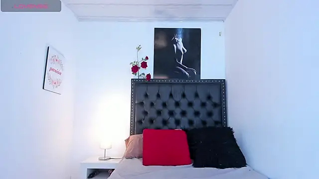 Snapshot of ScarlettVell chatting on November 24, 2025, 7:25 pm ScarlettVell online show from November 24, 2025, 7:25 pm