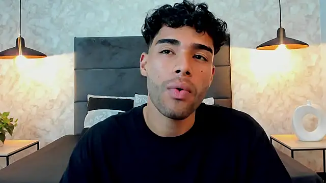 Snapshot of RaphaelDufort chatting on October 7, 2025, 12:00 am RaphaelDufort online show from October 7, 2025, 12:00 am